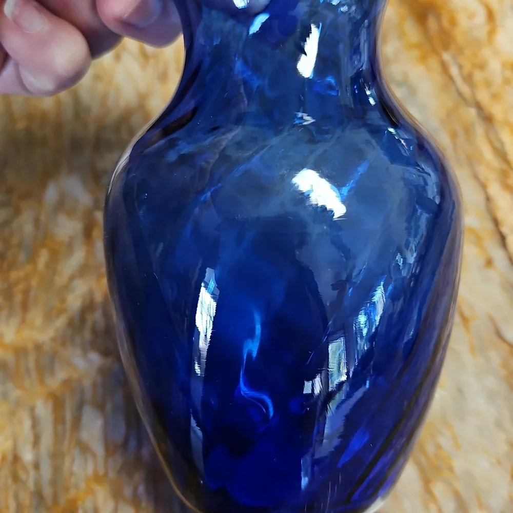 INDIANA GLASS CO. Cobalt Blue Glass Flower Vase